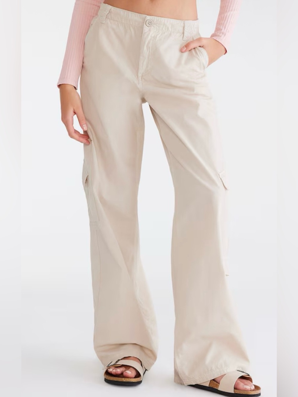 Aeropostale Women’s Cream/Tan Low Rise Wide Leg Cargo Pants
